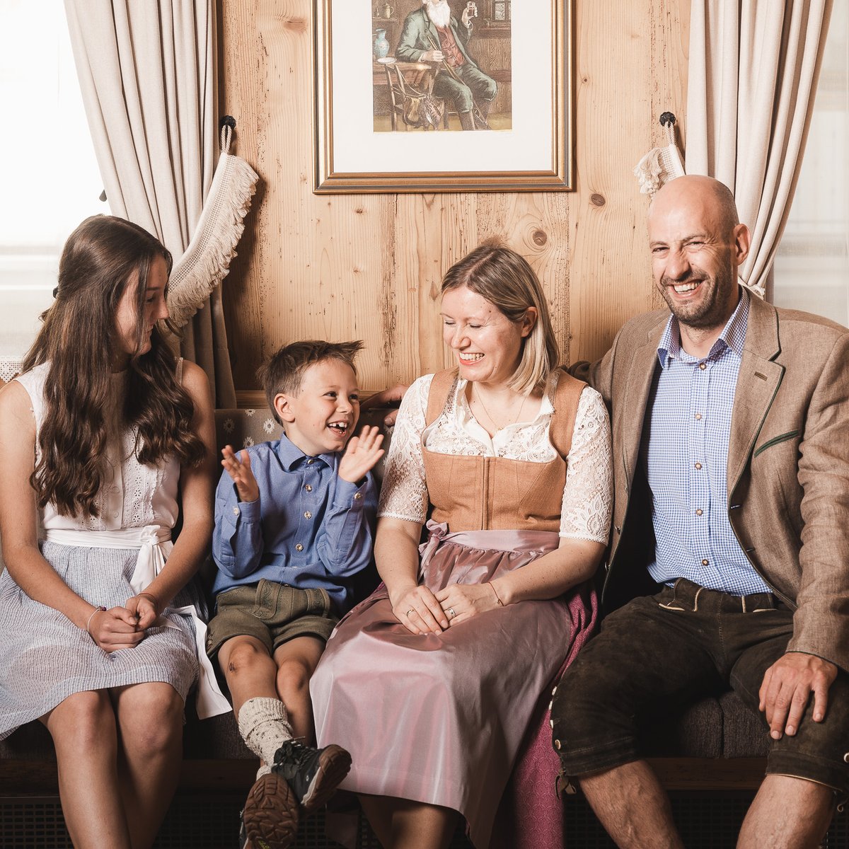 Familienhotel_Adler_Familienbild-Luggen